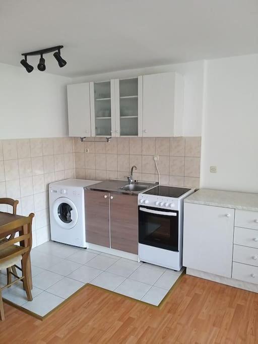 Nice Apartment On Quite Location Near City Center 斯普利特 外观 照片