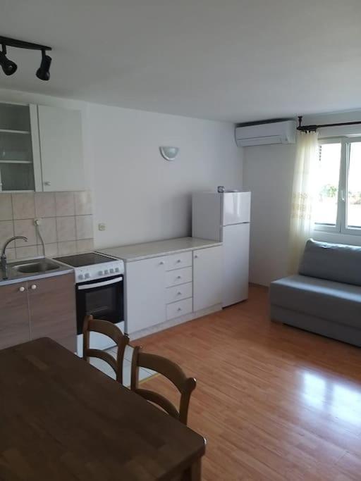 Nice Apartment On Quite Location Near City Center 斯普利特 外观 照片